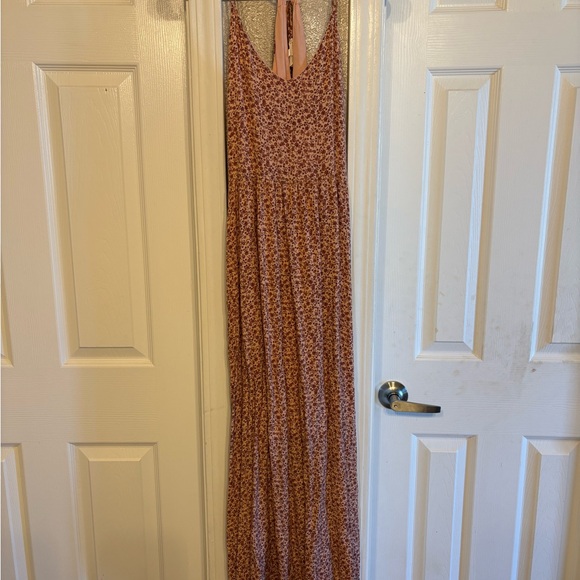 Dresses & Skirts - Floral Maxi Dress